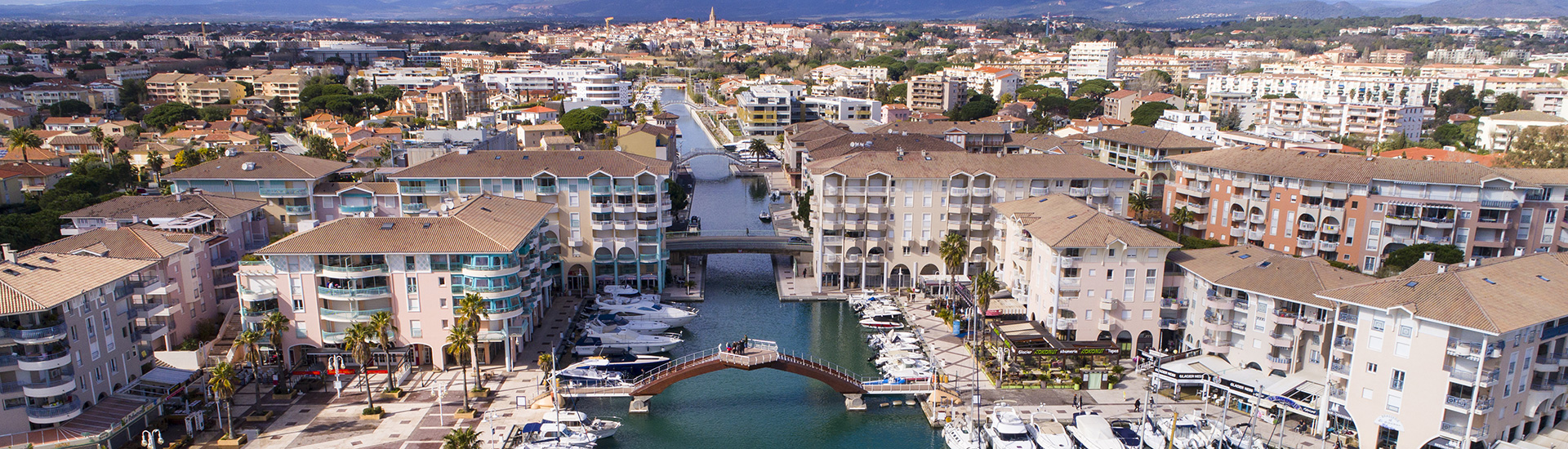 Frejus vue du ciel - le port